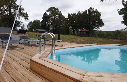 Saint-Quentin-sur-Charente House | Maison Renove et Independante a Bord du lac Avec Jardin et Piscine Prive