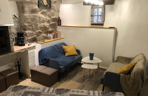 Villefranche-de-Conflent House | Maison Familiale en Pierre, Avec sa Terrasse, au Coeur des Remparts