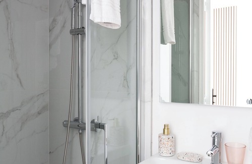 Quartier de la Goutte-d'Or Bed & Breakfast | Maison Geranium