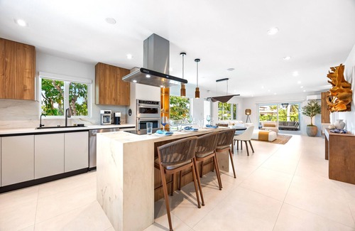 Key Colony Beach House | Maison Grand Blue Arenas/MiniGolf/BeachCanal/Game Room