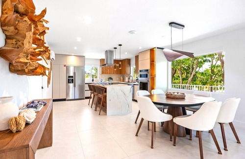 Key Colony Beach House | Maison Grand Blue Arenas/MiniGolf/BeachCanal/Game Room