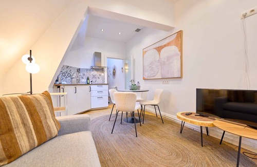 Ilot Sacre Apartment | Maison Grand Place - 2BR