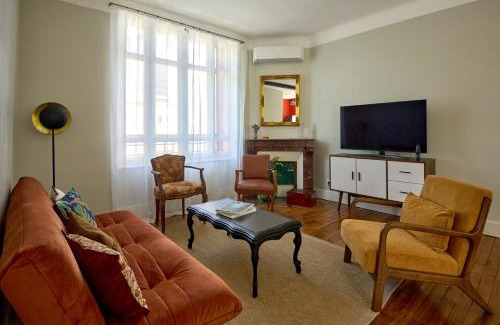 Nevers Apartment | Maison Grenat, with terrace by PRIM0conciergerie