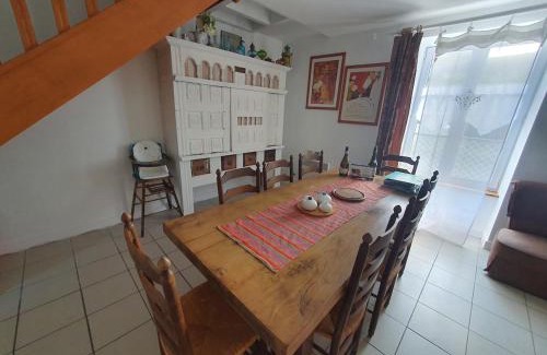 Pont-l'Abbe House | Maison historique - cour - centre-ville -plage 10 mn