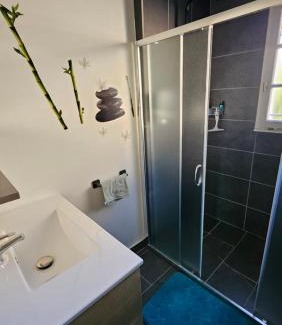Le Cheylard House | Maison hortensia