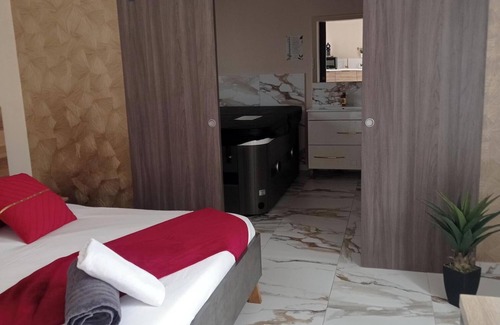 Pruniers-en-Sologne House | Maison Jacuzzi Leyna