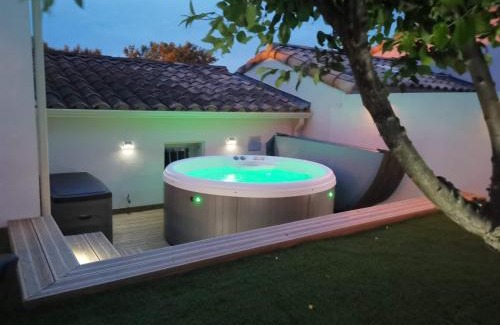 Moussan House | Maison L'Inattendu avec spa & piscine privatifs