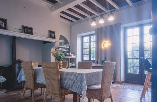 Monein Villa | Maison la forge rénovée 8 pers au centre avec extérieur