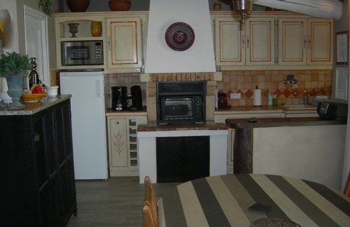 Jonquieres House | Maison Le Clos des Oliviers in the heart of Provence in Vaucluse for 4 people