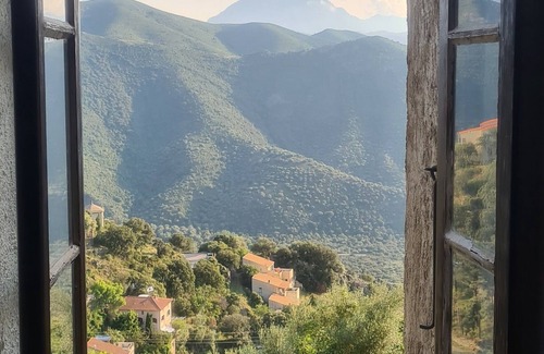 Lama House | Maison Médiévale au Cœur D'un des Plus Beaux Village de Corse