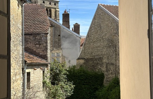 Champlitte House | Maison Monument Historique et son Jardin de Buis Taillés