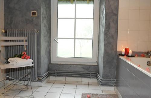 Les Monts-d'Andaine House | Maison Normande : 4 Chambres, Jardin, Activités, Tout Inclus! - FR-1-497-121