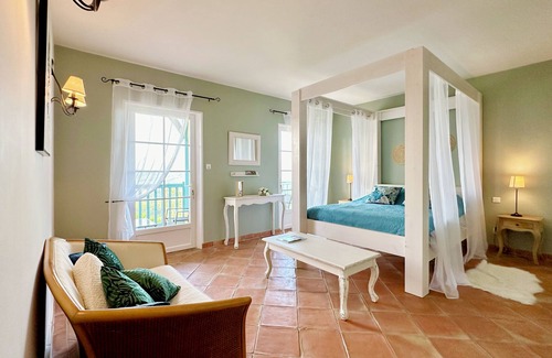 La Fagette Bed & Breakfast | Maison Oléa - Chambre D'hôtes "fleur de Lin" Avec vue sur la Vallée de la Vézère