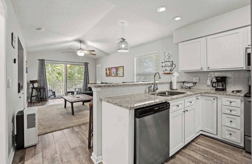 Myrtle Beach Condo | Maison Place Unit I - Relaxing Balcony!