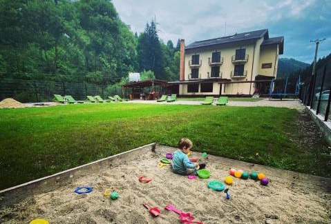 Voineasa Hotel | Maison Platanus