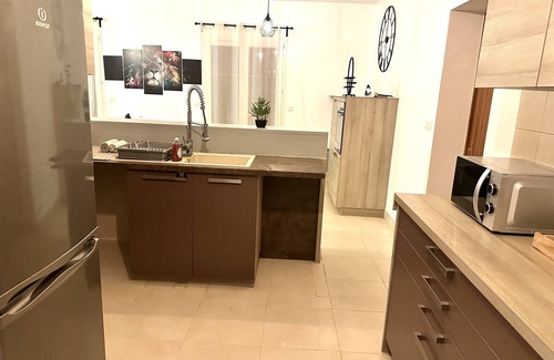 Lacroix-Falgarde House | Maison Romantique ou Familiale Avec Jacuzzi, Sauna, Salle de Cinéma, Babyfoot