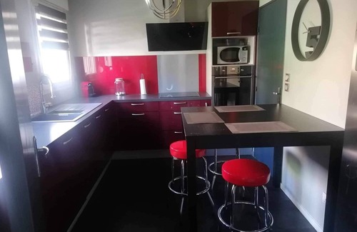 Benouville House | Maison Très Bien Agencée Proche Plage du Débarque et Commerces