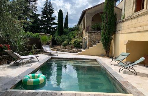 Saint-Maximin Villa | Maison uzès piscine plein sud avec superbe vue