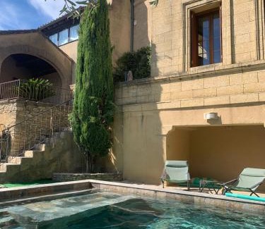 Saint-Maximin Villa | Maison uzès piscine plein sud avec superbe vue