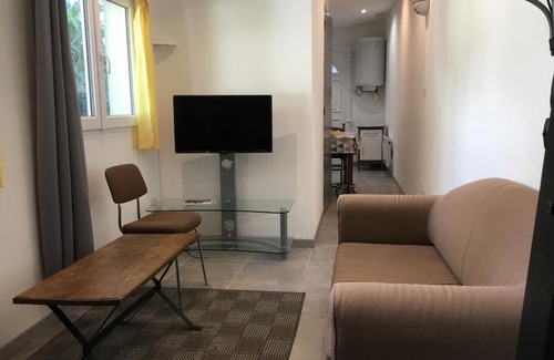 Chateauvert House | Maisonette bedogao