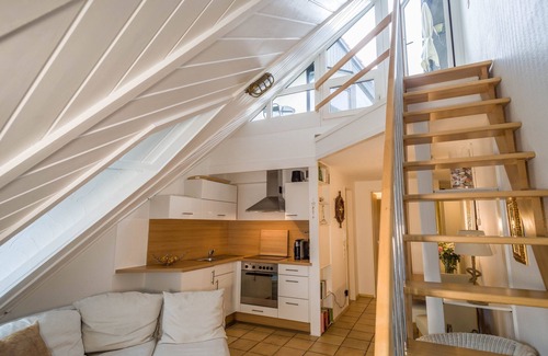 Hagnau Apartment | Maisonette Holiday Apartment with Small Roof Terrace by the Lake