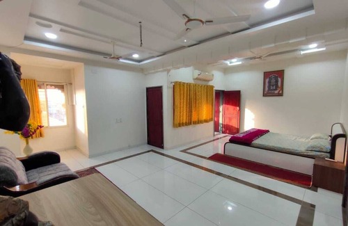 Vadodara House | ★Majestic City Center Penthouse.Private Terrace★