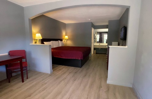 Longview Hotel | Majestic Inn