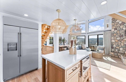 Lake Arrowhead House | Majestic Lakeview Lodge w/ Private Dock
