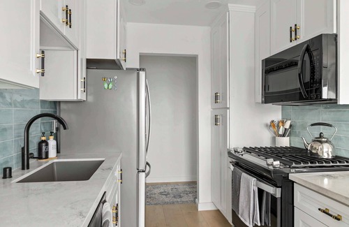 Mission Hills Apartment | Majestic Mermaid Retreat