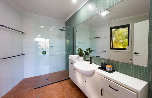 Gol Gol House | Majestic Murray River house with stunning panaromic river views