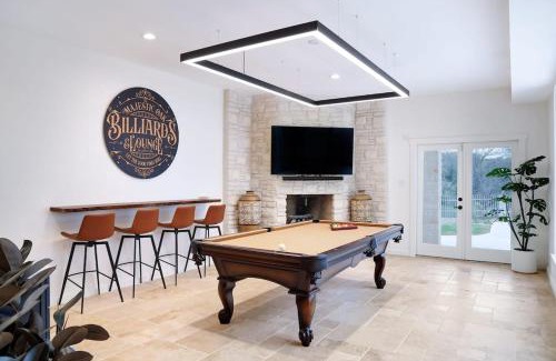 Cross Mountain House | Majestic Oak - Luxury Stay