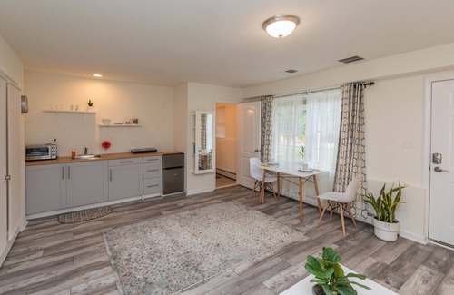 Pine Bush House | Majestic Views Private Guest Suite
