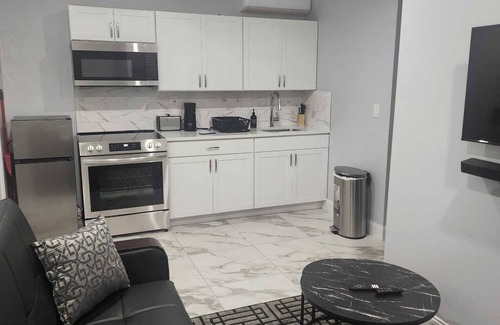 Hempstead House | Majestically Pleasant Suite