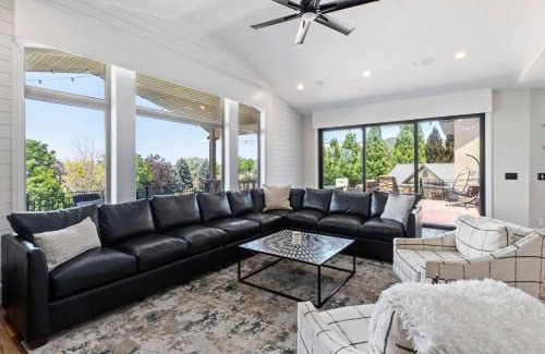 Draper House | Majesty Estate in Salt Lake with Private Pool and Sport Court