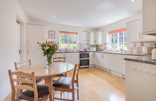Windermere House | Make magical memories in comfort of Croft Cottage with Lake and Mountain views