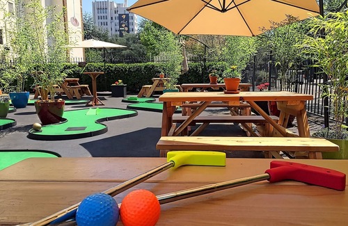 Goose Hollow Hotel | Make Your Trip More Enjoyable! 2 Comfortable Units, Pop-Up Cinema, Pets Allowed!