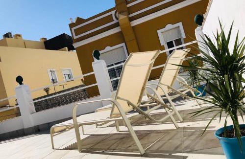 Las Acacias House | Malaga Beach House, 2 city bikes, 2 children's bikes, WiFi, BIG terrace, BBQ, Family, Childfriendly
