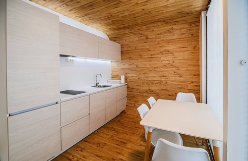 Crnomelj House | Malerič Glamping Home with Natural pool & Wellness