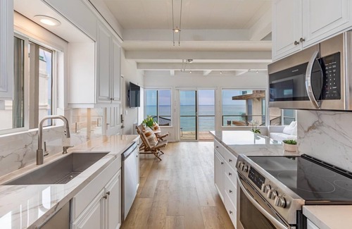 Malibu House | Malibu Beach Home Best Kept Secret on Sandy Beach July Special