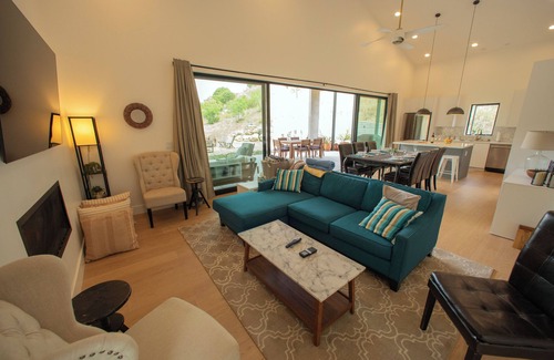 Agoura Hills House | Malibu Mountain Guest House - Very private but close to city amenities