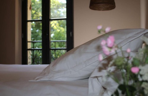 Saint-Jean-de-Blaignac Bed & Breakfast | Malis Castera Le Petit Château