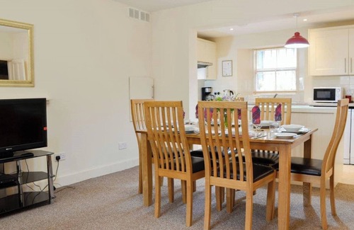 Montrose Apartment | Mall House Apartment. Short term Let License Number AN-01086-F