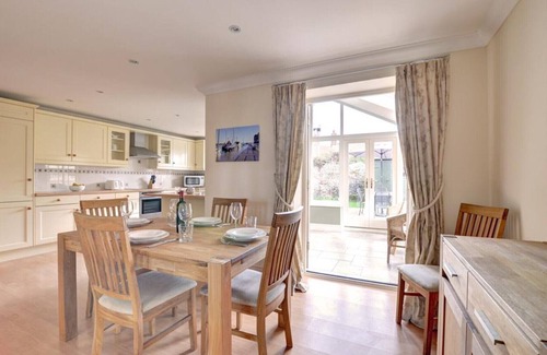Holt House | Mallard Cottage - Two Bedroom House, Sleeps 4
