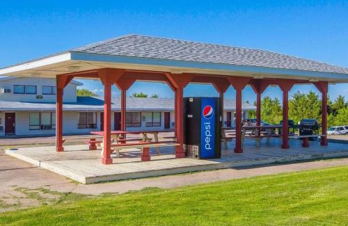 Whippleville Hotel | Malone Inn