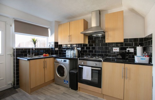 Ridgeway House | Maltby House, Rotherham for Contractors & Families (Hosted by Emu-J Stays)