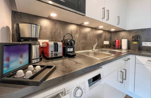 Olpenitz Apartment | Maltes Ostseekoje - EG, Infrarot-sauna, Waschmaschine, Terrasse, Dusche, Kamin