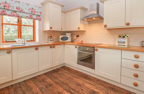 Bispham Green Cottage | MALTKILN COTTAGE AT CROOK HALL FARM, with a garden in Bispham Green