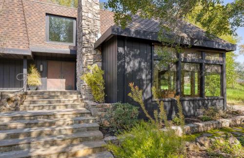 Santa Rosa House | Malvasia by AvantStay Luxe Wine Country Retreat