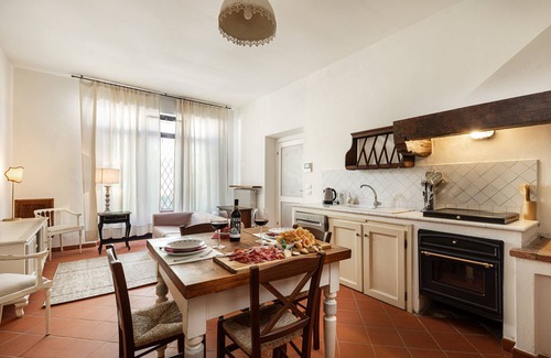 Greve in Chianti Apartment | Malvasia holiday home with mini-pool in the center of Greve in Chianti