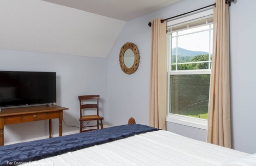 Candler House | Mama Bears Blue Bungalow-Asheville/Candler/HotTub/No Pet Fee